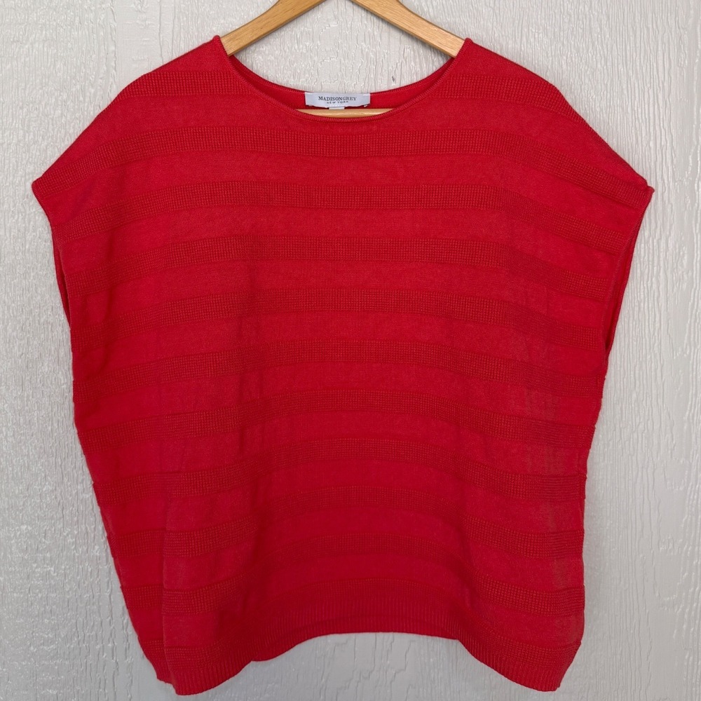 Madison‎ Grey New York Red Textured Stripe Knit Top Sleeveless Shell XL EUC